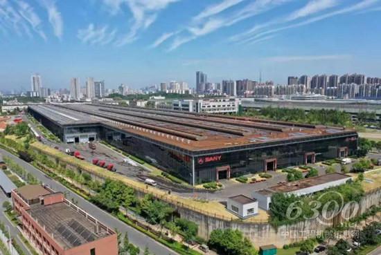 “三一重工一直是以‘三个一流’为目标牵引,即‘创建一流企业,造就一流人才,做出一流贡献’,我们希望通过高品质的产品和服务改善中国产品的国际形象。”近日,三一重工总裁向文波在接受记者采访时言语间流露出的淡然从容,与当年评价凯雷并购案的慷慨激昂形成鲜明的对比。