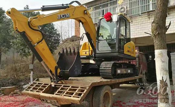 山重建机<a href=//product.d1cm.com/wajueji/ target=_blank>挖掘机</a>“出嫁”