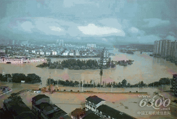 抗洪抢险纪实 | 危难时刻 <a href=//product.d1cm.com/brand/zoomlion/ target=_blank>中联</a>重科ZTC800V挺身而出！ 