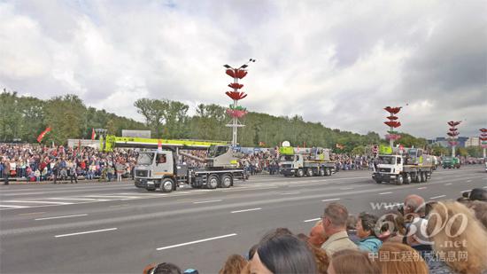 阅兵式上,中联重科设备方队吸引了现场所有观众的目光