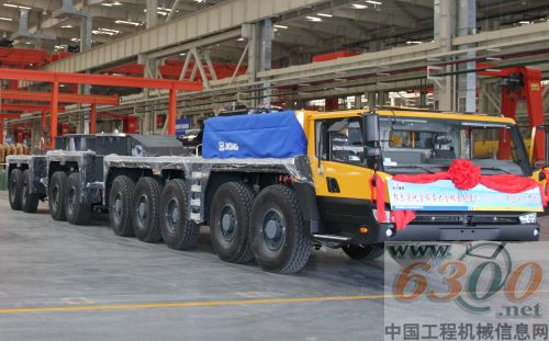 全球最大全地面起重机底盘成功下线