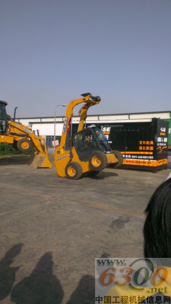 凯斯,工程机械,挖掘机,滑移装载机,,挖掘装载机,破碎锤,井盖铣刨机,附件